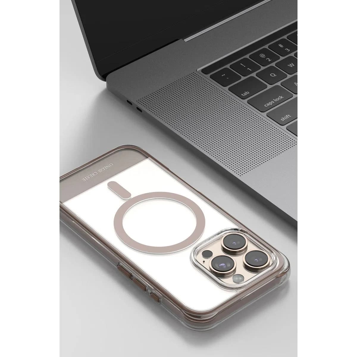 Onegif Apple İphone 15 Pro Max Hulk Magsafe Kapak - Siyah