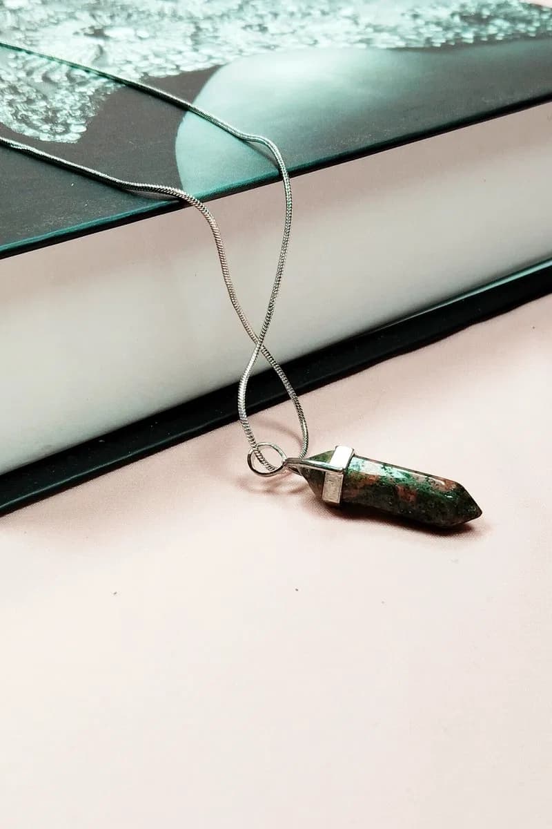 Unakit Doğal Taşı Zincirli El Yapımı Tasarımlı Kolye Uç: 3, 5 cm Zincir: 20 cm Kutulu