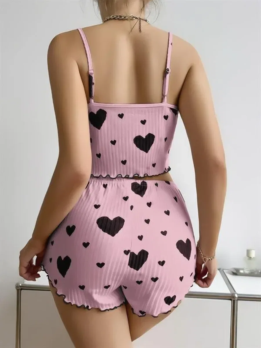 Pamuklu Pembe Üstüne Siyah Kalp Desenli Askılı Fitilli Şortlu Pijama Takımı