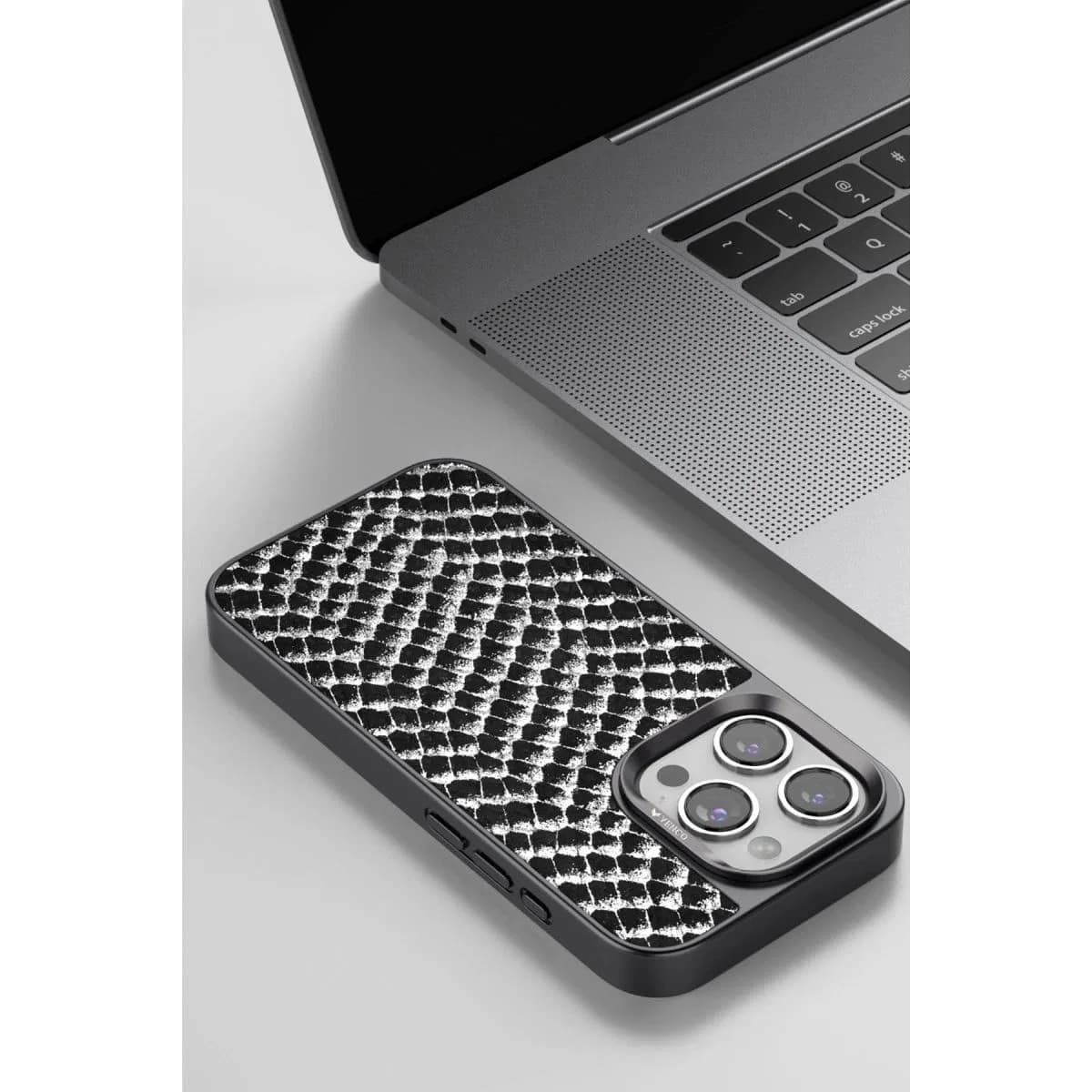Venco Apple İphone 15 Pro Max Viper Kapak - Kahverengi