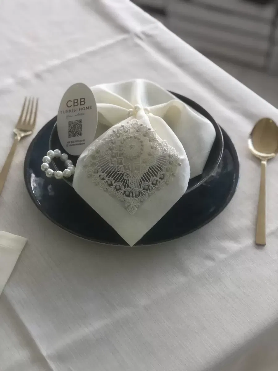 Sofra Takımı Kartanesi Gardenya Keten Yemek Takımı 160x220 Masa Seti 26 Parça Runner Set Kreme Gold