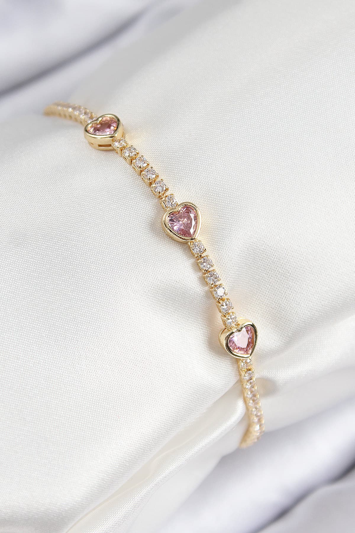 Pirinç Zirkon Taşlı Pembe Kalp Model Gold Renk Kadın Bileklik