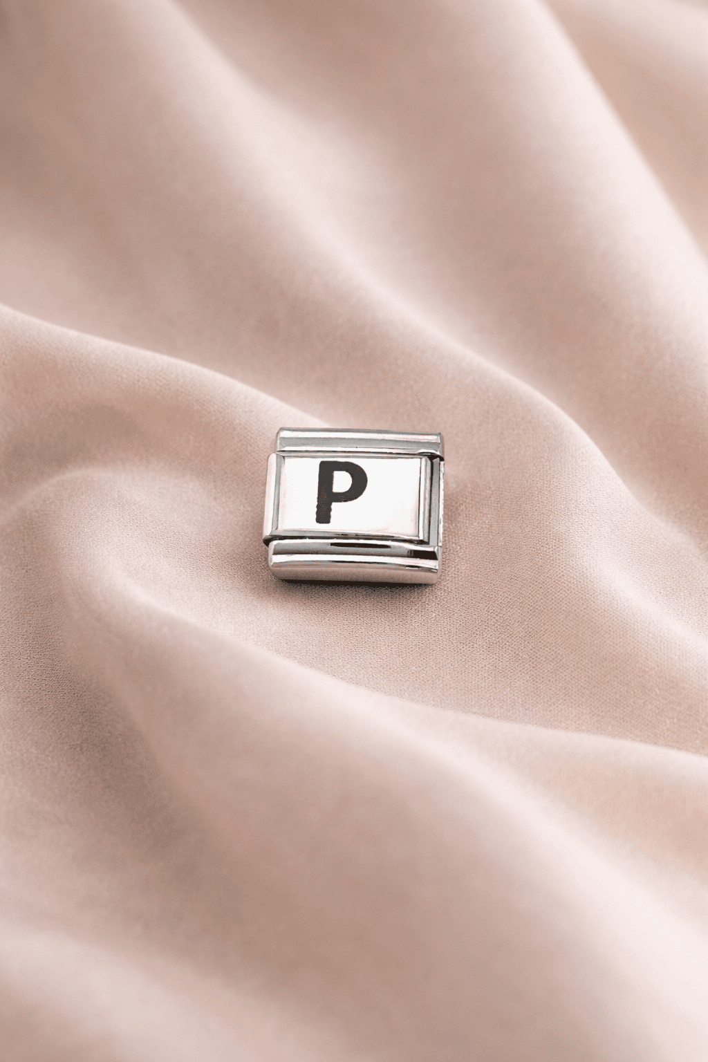 “P” Harf Charm – Çelik Bileklik Modülü, Kişiye Özel Harf Aksesuarı