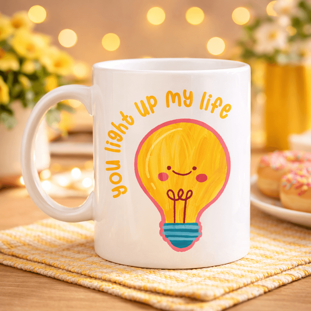 You Light Up My Life Tasarımlı Porselen Kupa Model 15 - Sevimli Ampul Desenli Hediyelik Kahve Kupası