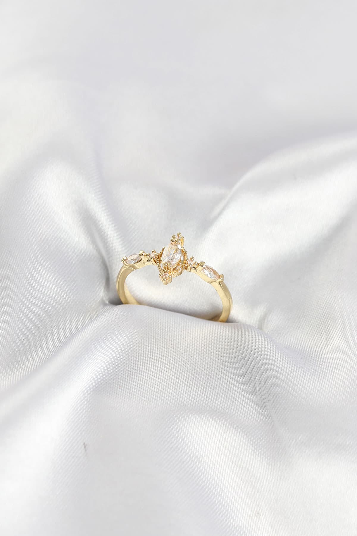 Gold Renk Vintage Model Zirkon Taşlı Yüzük