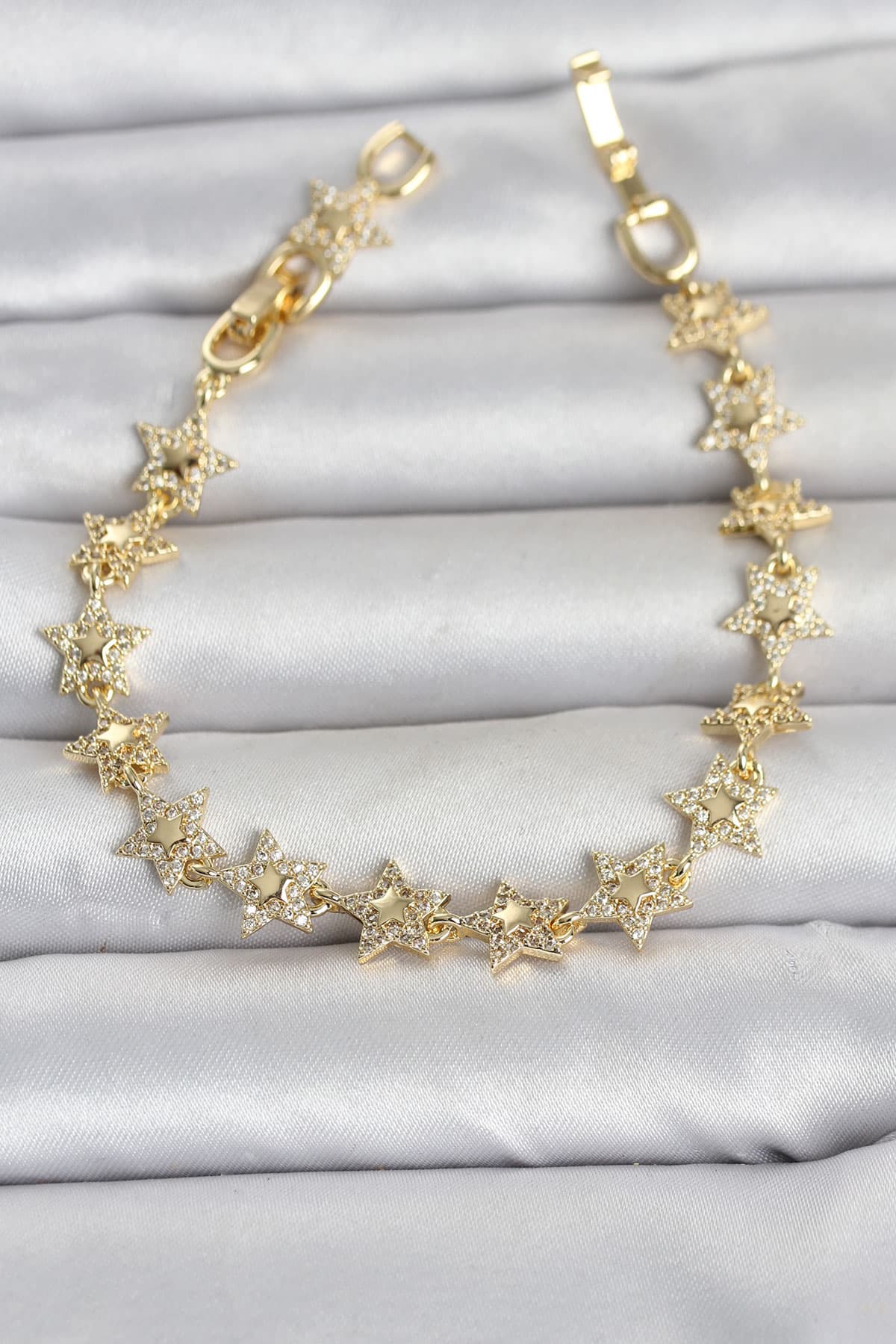 Sıralı Yıldız Model Zirkon Taşlı Gold Renk Pirinç Kadın Bileklik