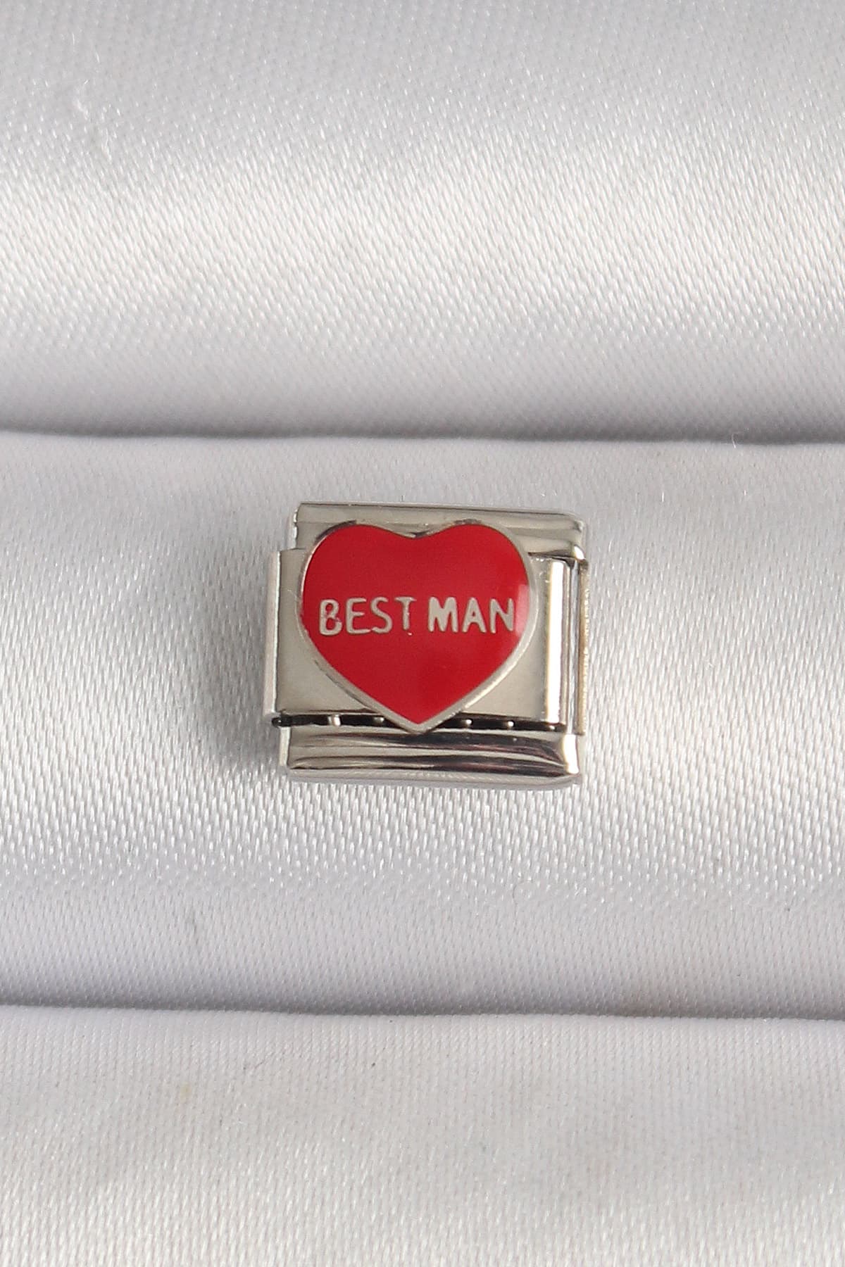 316L Çelik Gümüş Renk 'Best Man' Yazılı Kırmızı Kalp İşlemeli Charm