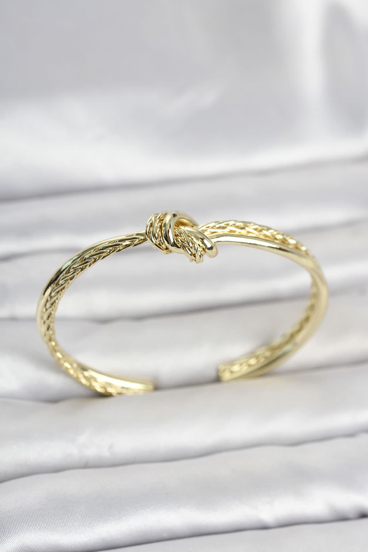 Gold Renk Düğüm Model Pirinç Kadın Bileklik