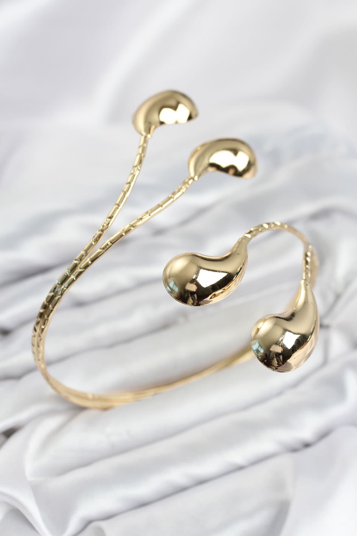 Pazu Bileklik Gold Renk Pirinç Damla Model
