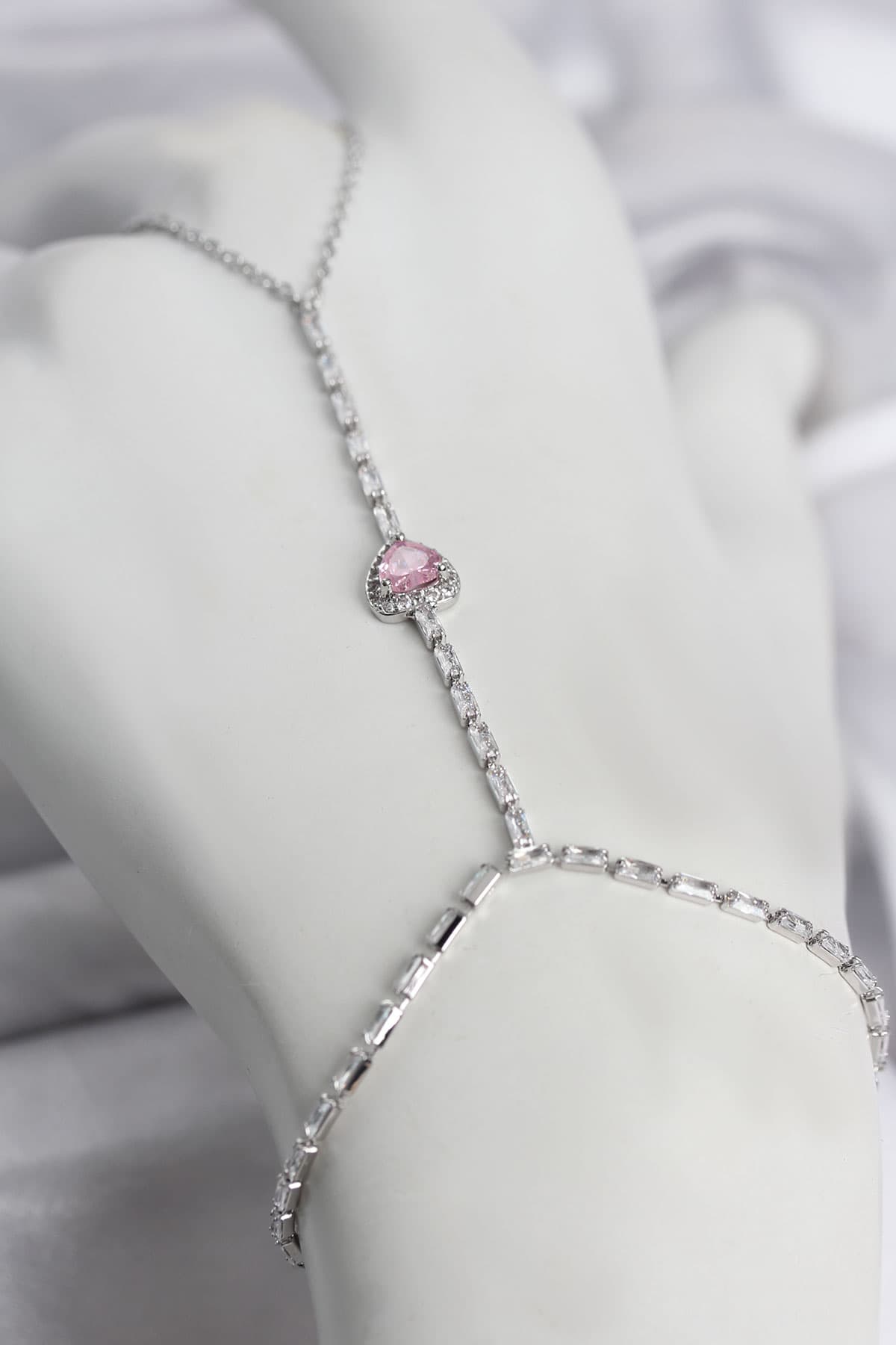 Gümüş Renk Pirinç Zirkon Taşlı Pembe Kalp Model Şahmeran