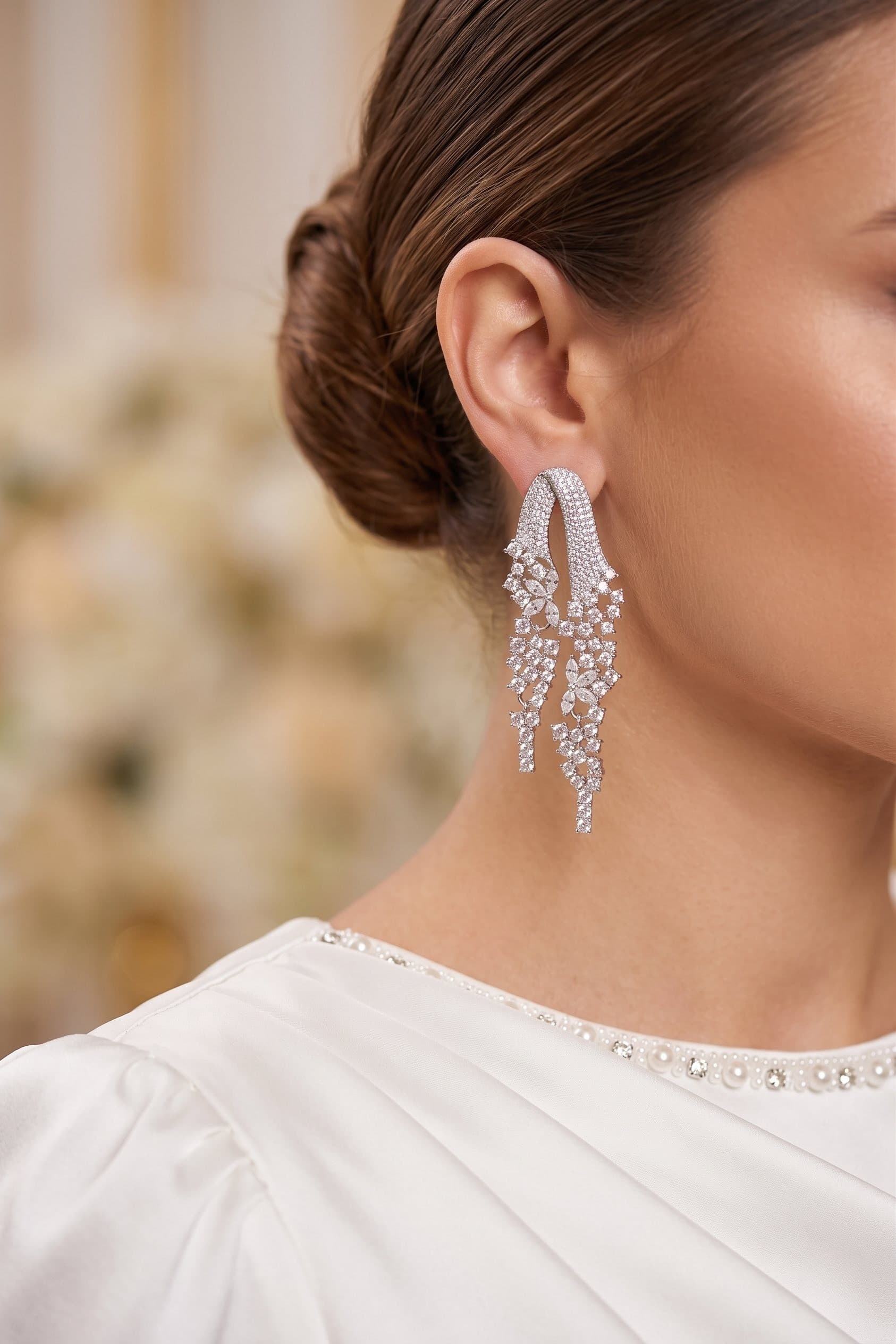 Gümüş Renk Zirkon Taşlı Çelenk Model Kadın Abiye Küpe