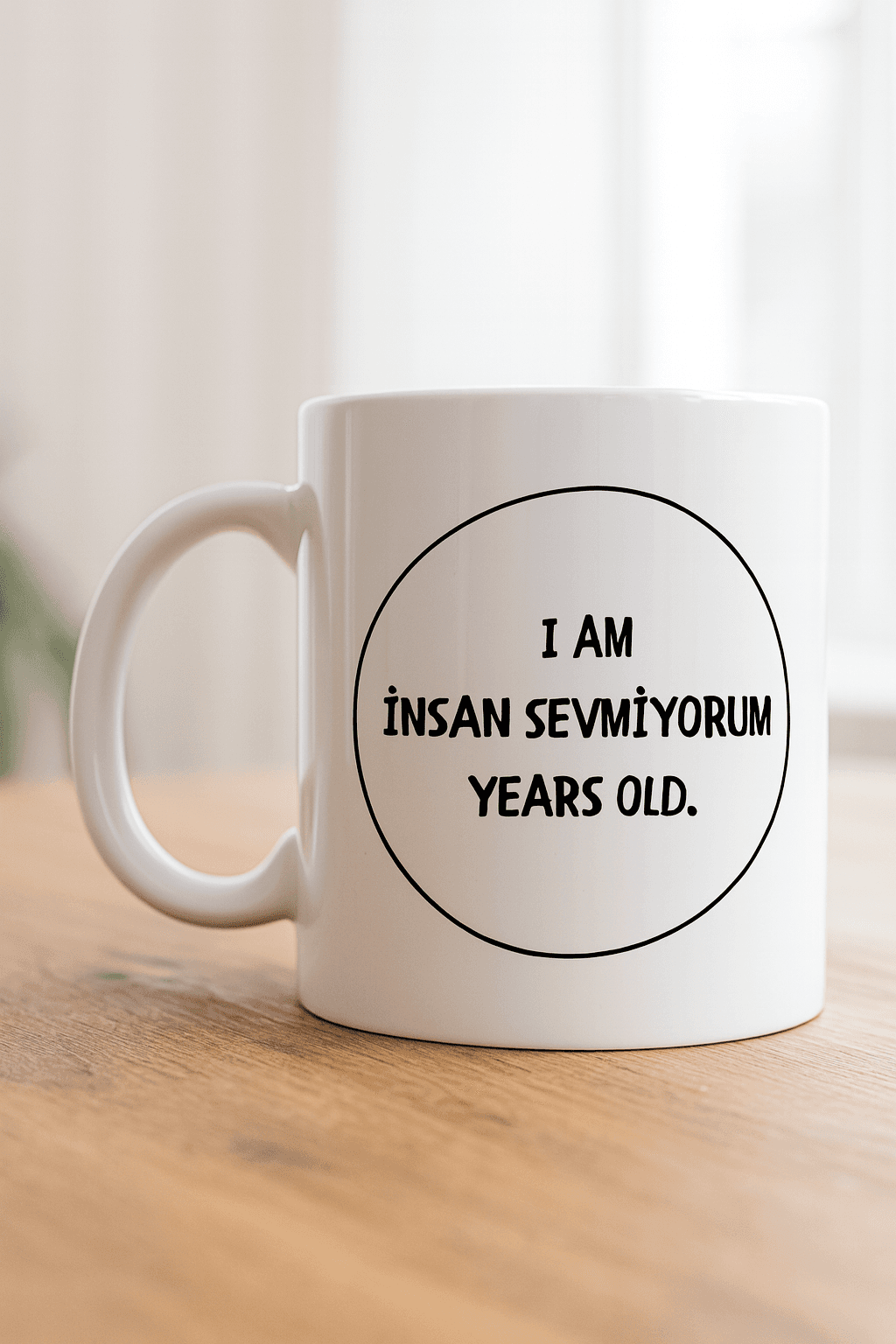 İnsan Sevmiyorum Yazılı Kupa Model 242 Minimal Tasarım Komik Mesajlı Seramik Kahve Kupası