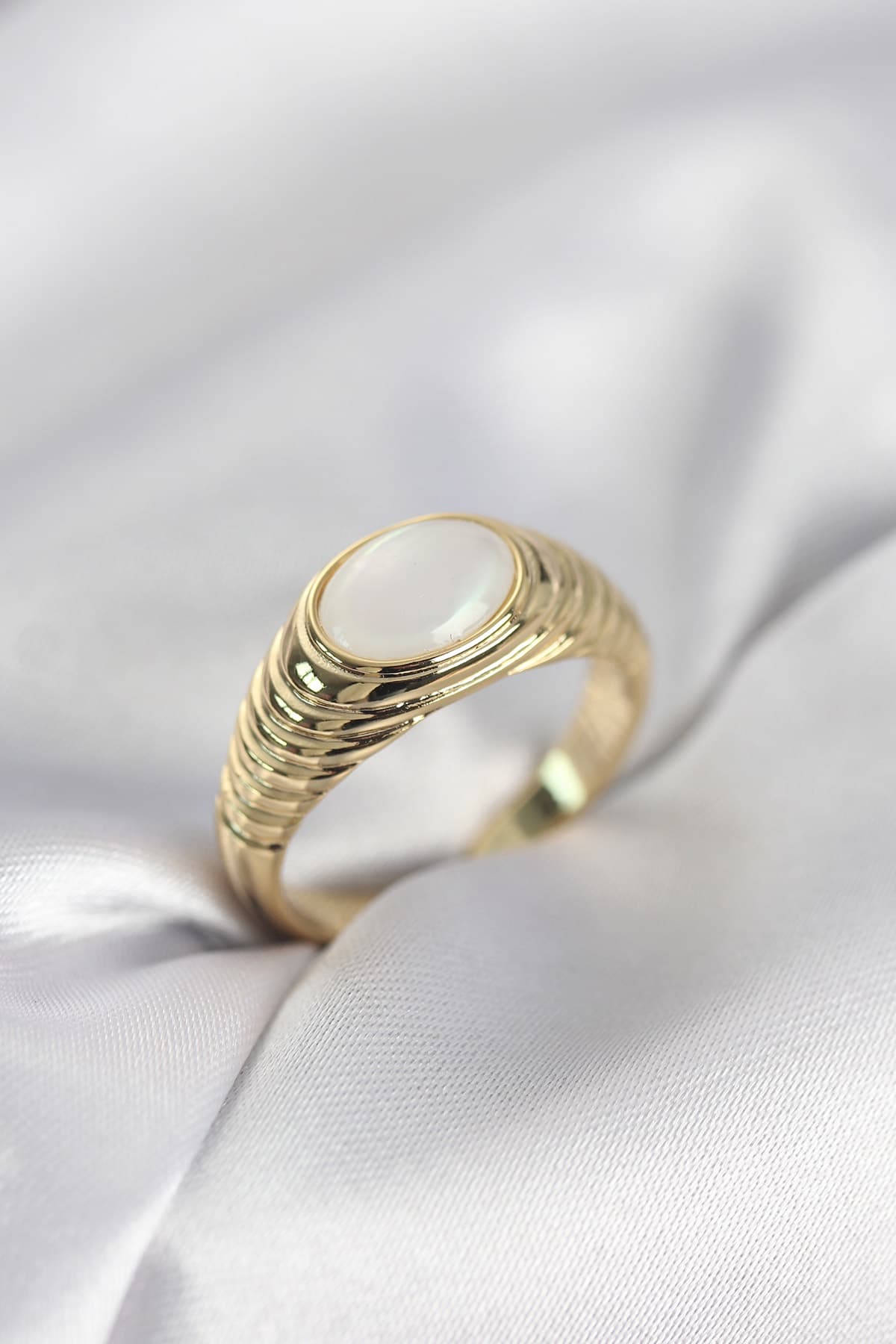 Gold Renk Vintage Model Kadın Yüzük