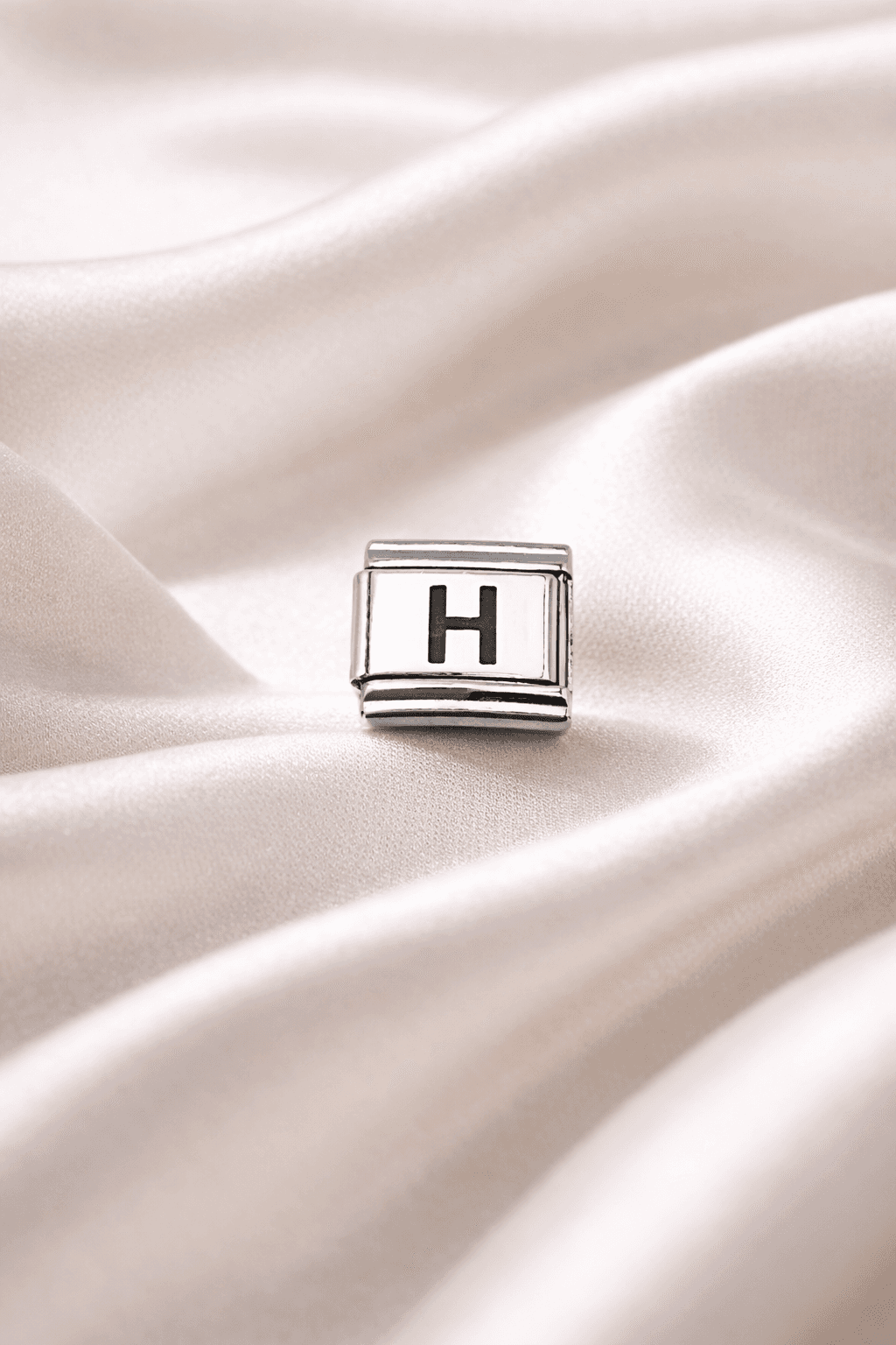 H Harf Charm , Çelik Bileklik Aksesuarı , Kişiye Özel Harf Modülü , Minimal & Şık Tasarım