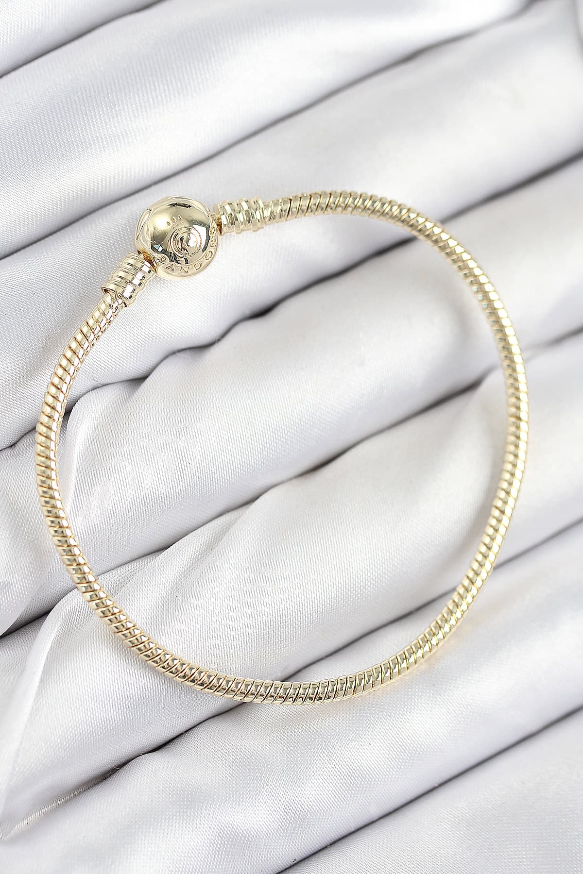 Pirinç Charm Topcuk Model Gold Renk Kadın Bileklik