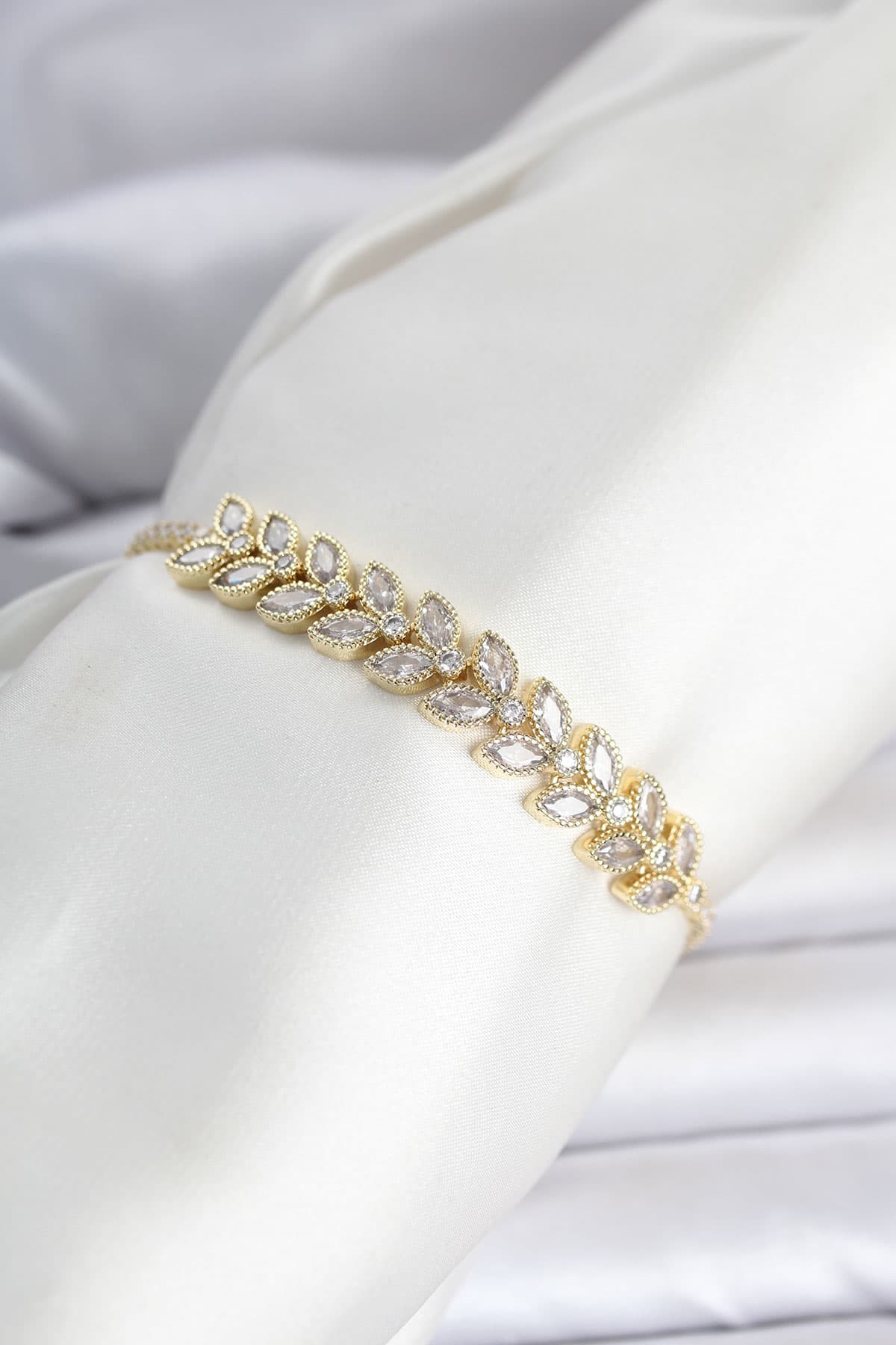 Pirinç Gold Renk Başak Model Su Yolu Kadın Bileklik