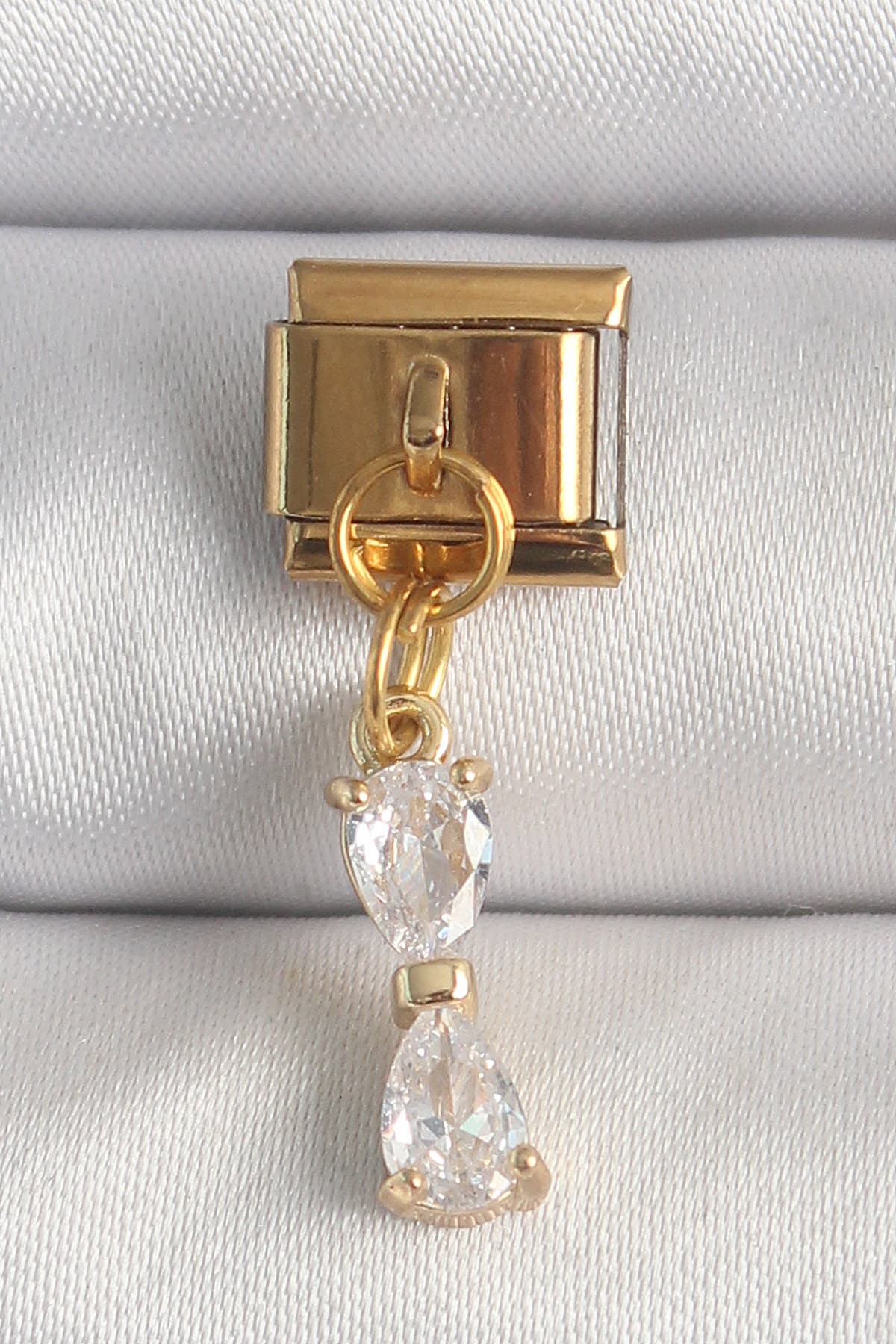 316L Çelik Gold Renk Sallantı Zirkon Taşlı Kurdele Model Charm