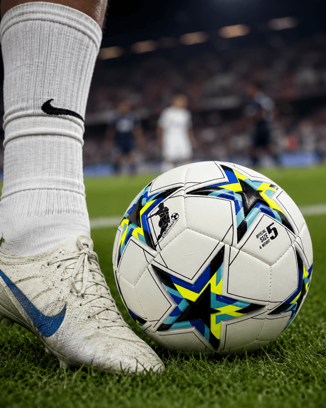 Futbol Antrenman Topu Yüksek Dayanıklı Dikişli Kaymaz Yüzey Tasarımı