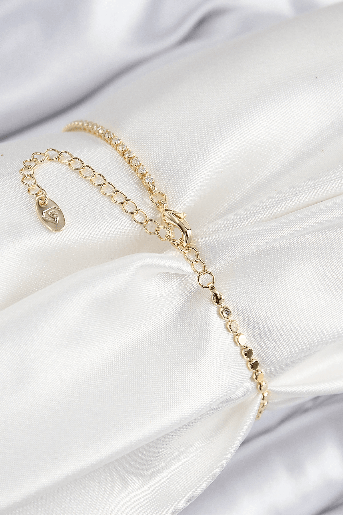 Pirinç Zirkon Taşlı Arı Model Ezme Zincir Gold Renk Kadın Bileklik