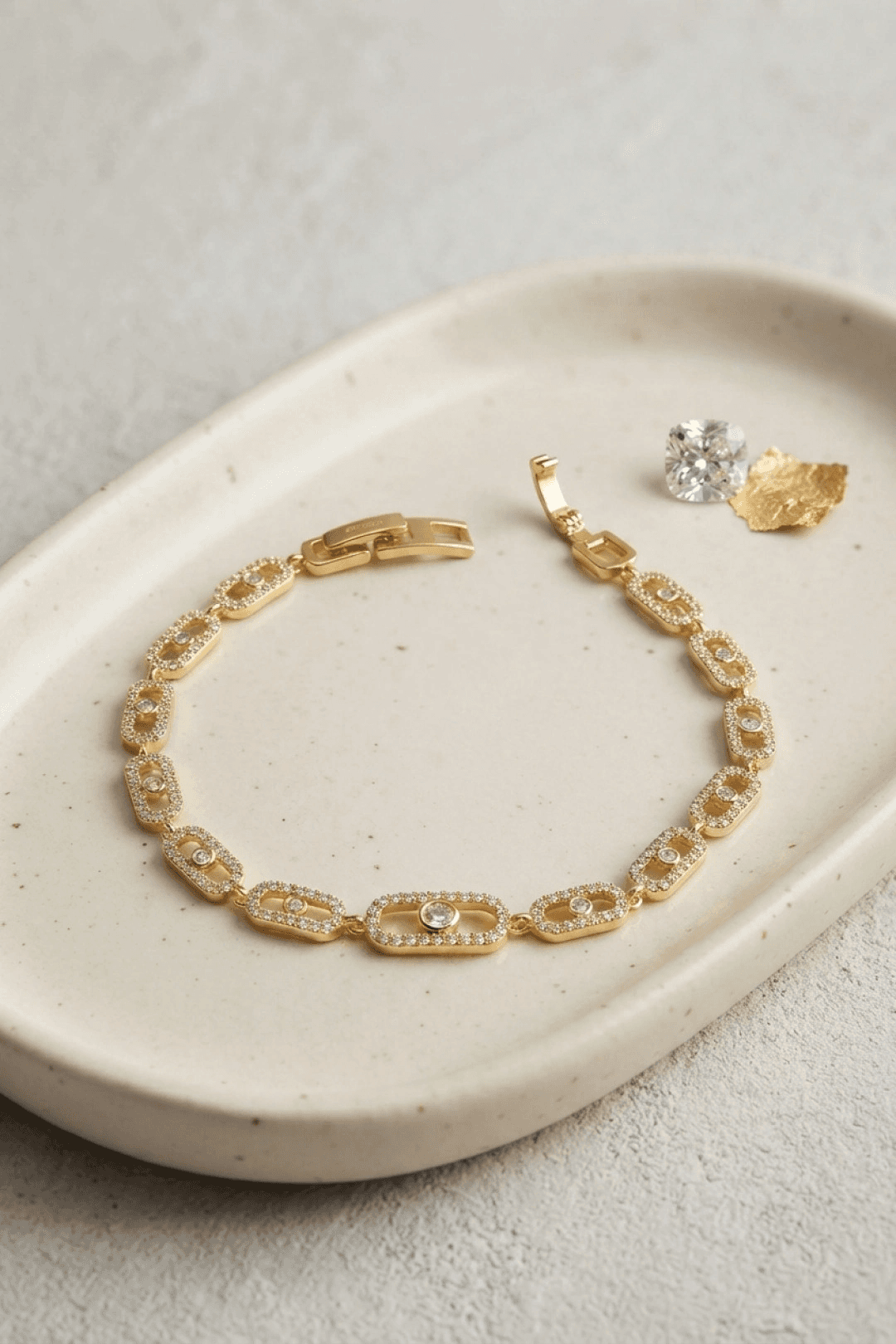 Gold Renk Zirkon Taşlı Messika Model Bileklik